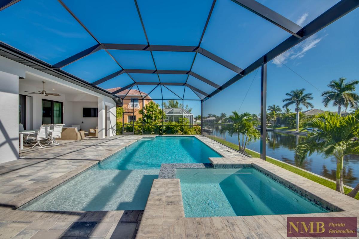 Pura Vida_70-Pool-Hot-Tub